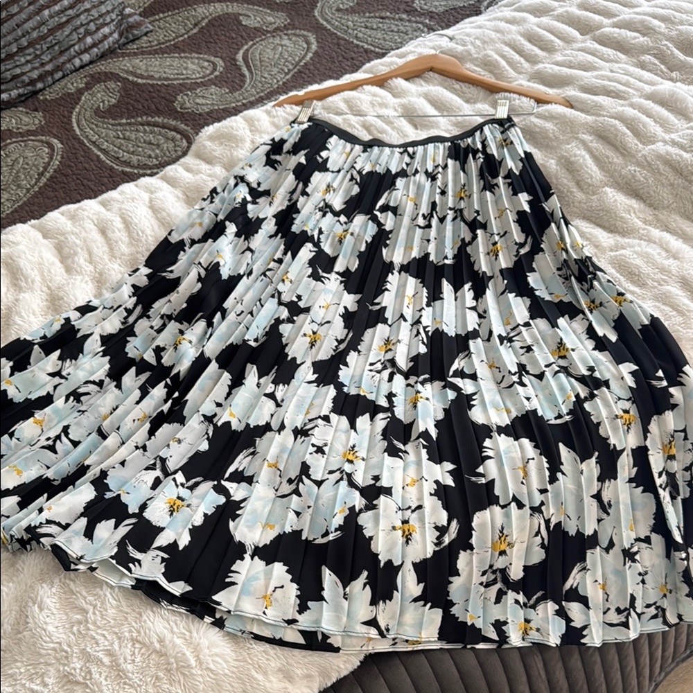 Halogen Black and White Pleated Skater Skirt